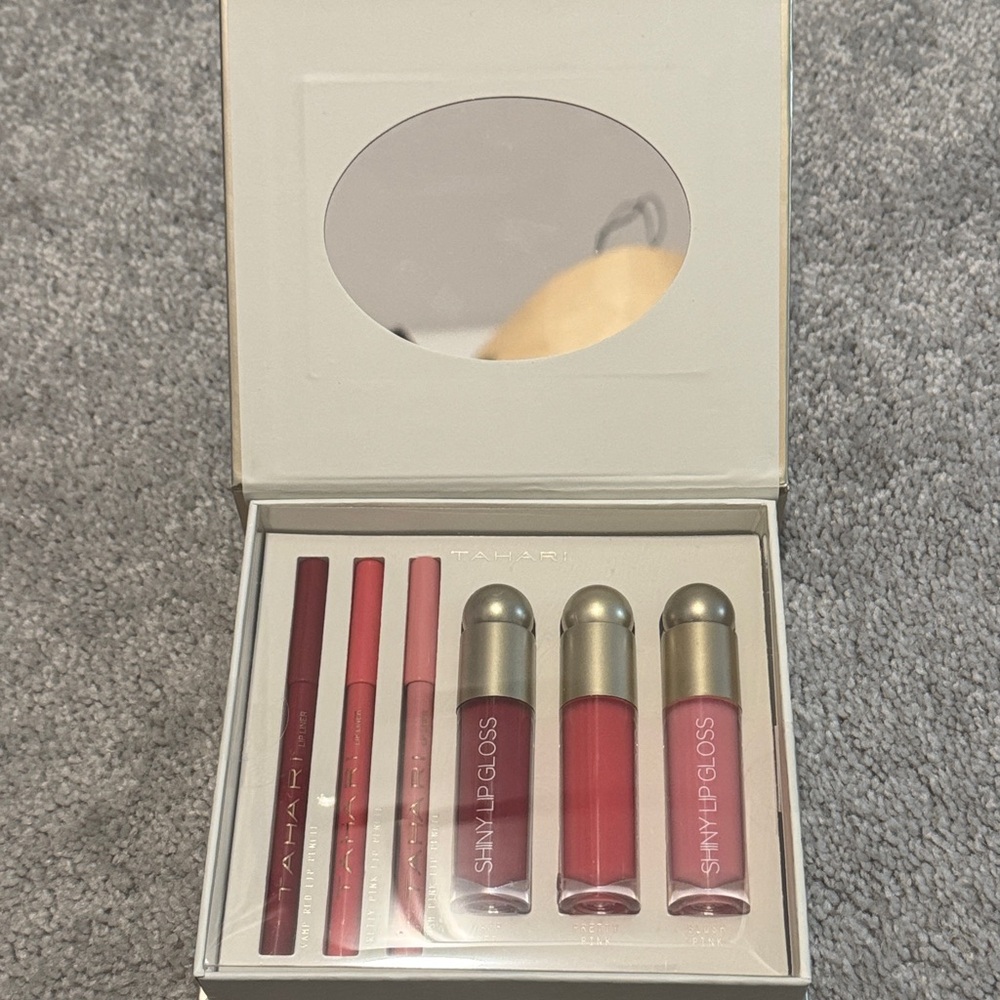 Tahari Face Contour Trio in Cream and Gold